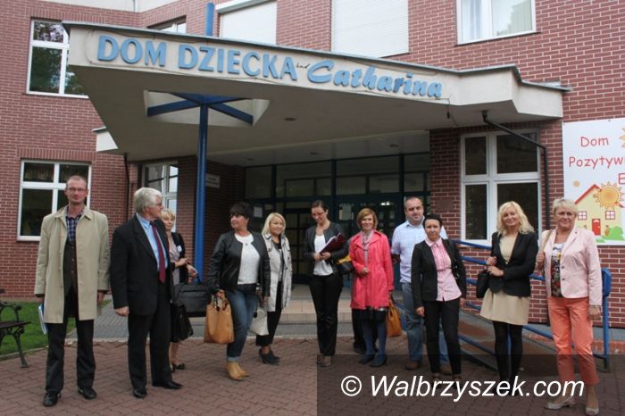 powiat wałbrzyski: Członkowie komisji oświaty na wyjazdowym posiedzeniu