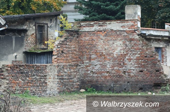 Wałbrzych: Wyburzanie trwa nadal