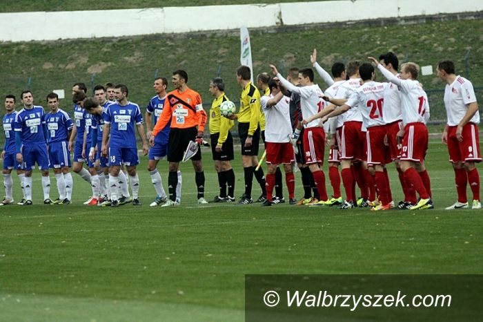 Kraj: II liga piłkarska: Warta i Chrobry powiększyli przewagę