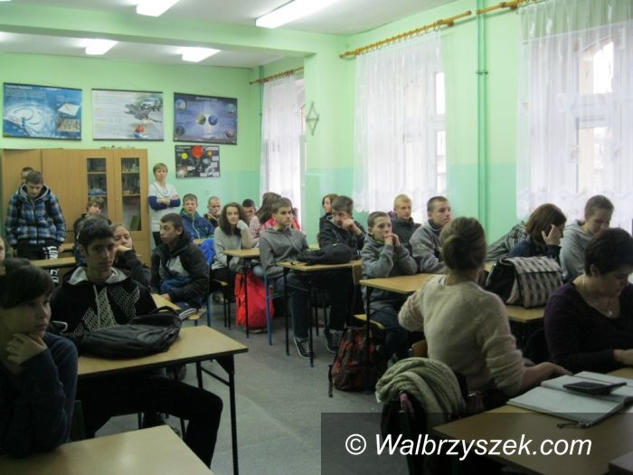 Wałbrzych: Zajęcia ze Strażą Pożarną w Gimnazjum nr 3