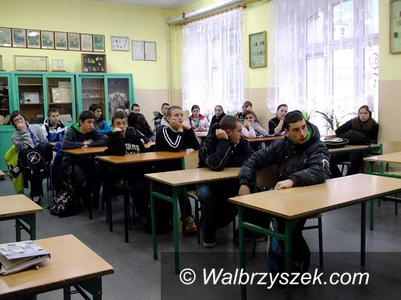 Wałbrzych: Straż Miejska uczy i wspiera młodzież z wałbrzyskiego hufca