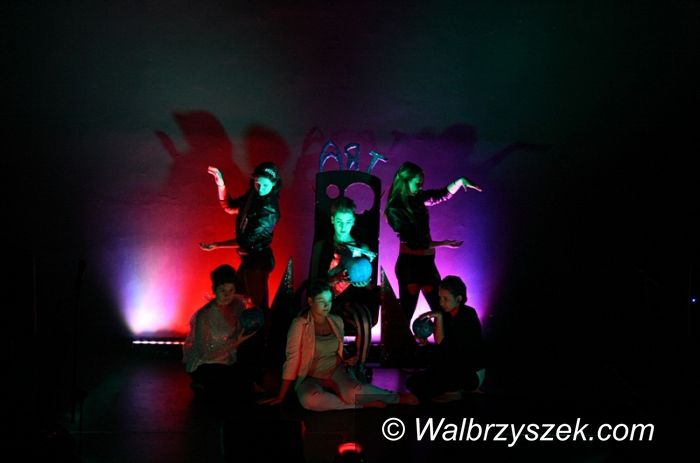 Wałbrzych: Młodzieżowy Teatr „Żarówka” w WOK–u