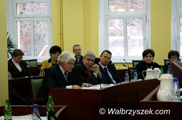 powiat wałbrzyski: Powiat ma budżet na 2014 rok – radni opozycyjni osiągnęli to, co chcieli