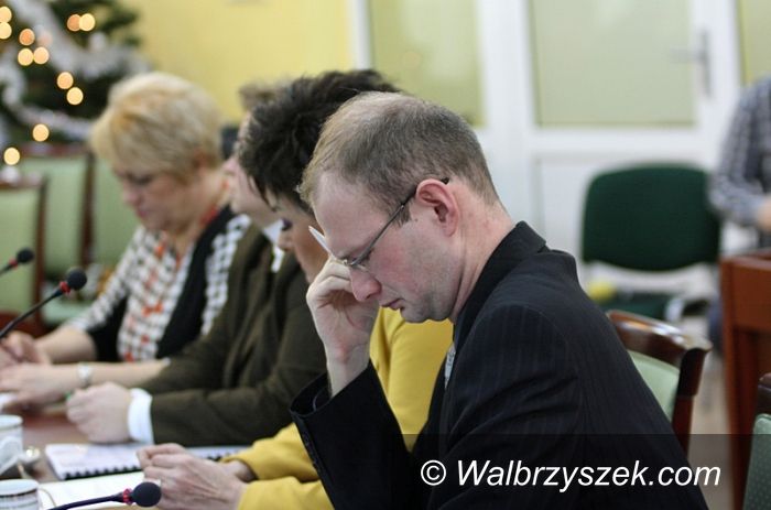 powiat wałbrzyski: Radni opozycji atakują Kamila Orpla