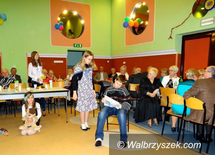 Wałbrzych: Obchody Dnia Babci i Dziadka w OSK