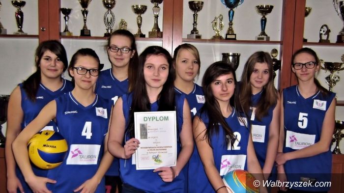 REGION: Siatkarskie osiągnięcie gimnazjalistek z Boguszowa–Gorc