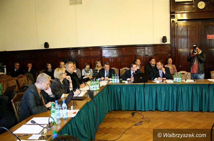 Wałbrzych: Jutro na sesji radni porozmawiają o Karcie Rodzina 3 Plus