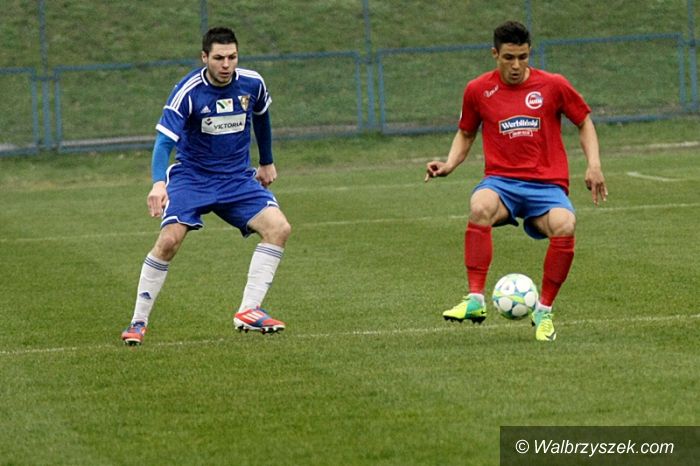 Kraj: II liga piłkarska: Faworyci w odwrocie