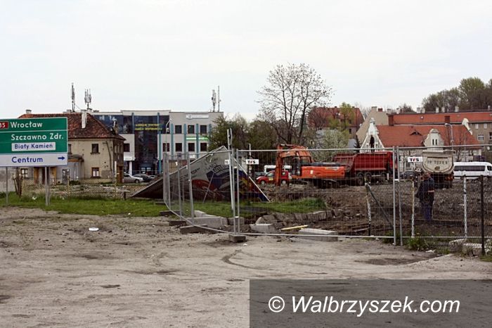Wałbrzych: Na dawnym dworcu PKS ruszyły prace ziemne