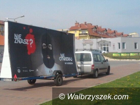 Wałbrzych: „Nie znasz, nie otwieraj” – kampania społeczna na rzecz bezpieczeństwa seniorów
