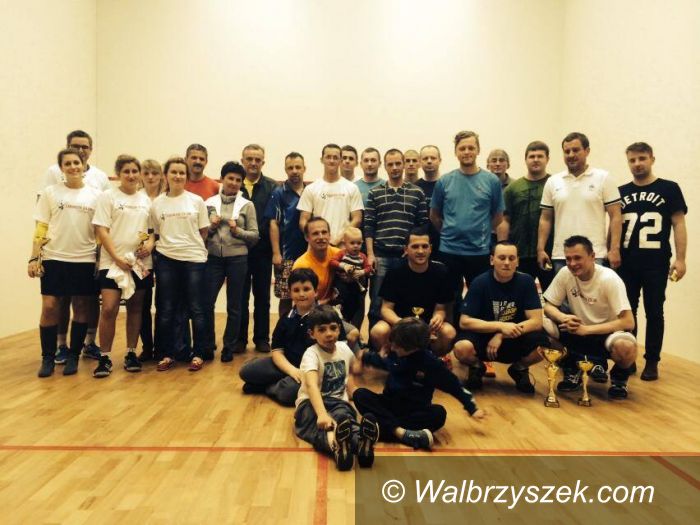Wałbrzych: Przywitali wiosnę grając w squasha