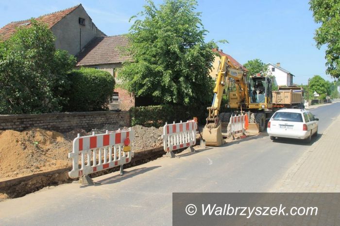 Świebodzice: Świebodzice: Trwają prace przy kanalizacji