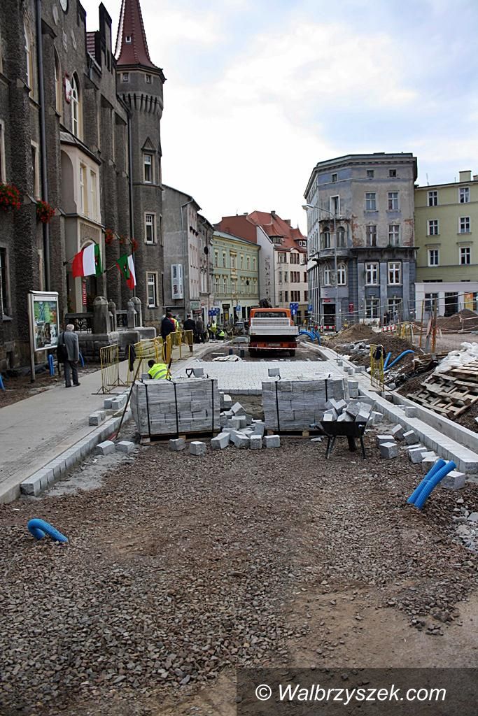 Wałbrzych: Prace na placu Magistrackim zbliżają się do finału