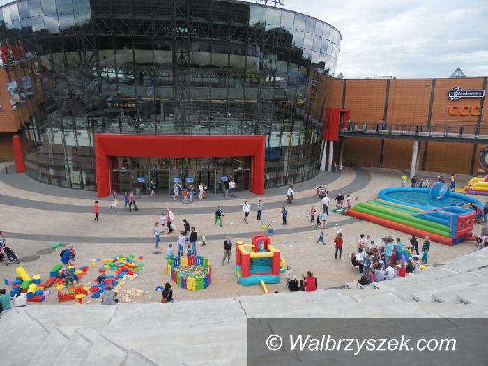 Wałbrzych: Powitali wakacje w Galerii Victoria