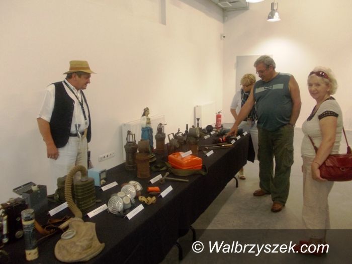 REGION, Boguszów-Gorce: Zabytkowe auta na terenie Centrum Kulturalno–Kongresowego WITOLD