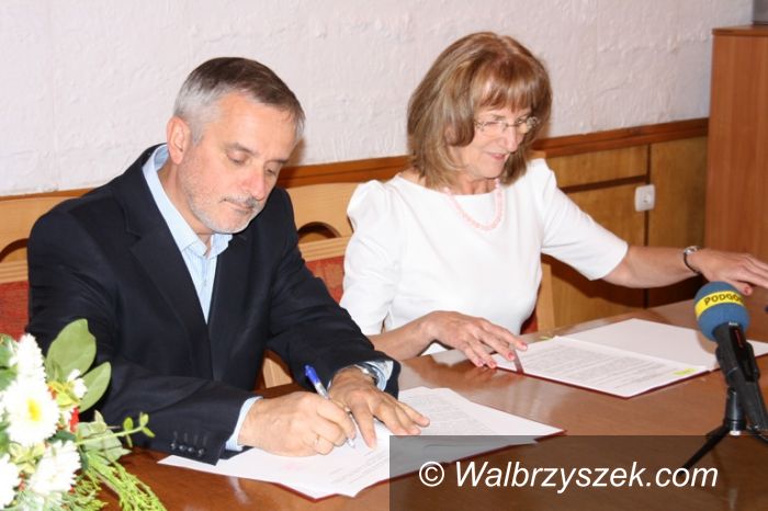 Wałbrzych/ Region: Autobus miejski z Wałbrzycha do Głuszycy
