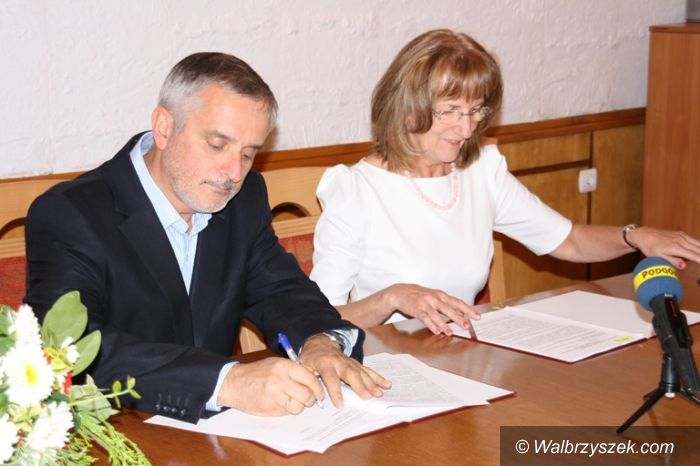 Wałbrzych/ Region: Autobus miejski z Wałbrzycha do Głuszycy