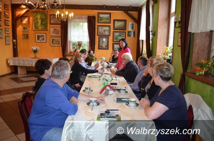 Walim: Walim: Zjednoczeni Pasją w Austerii Krokus