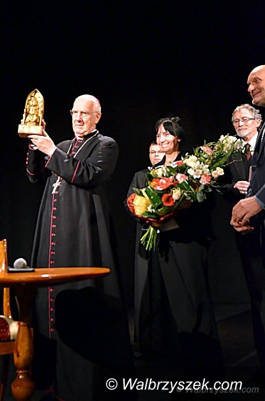 Szczawno-Zdrój: Konferencja "Jan Paweł II – Droga do wolności, droga do świętości"
