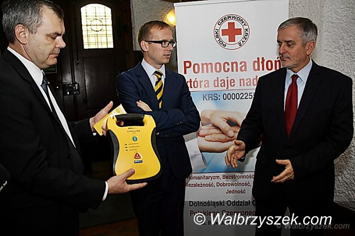 Wałbrzych: Defibrylator w wałbrzyskim Ratuszu