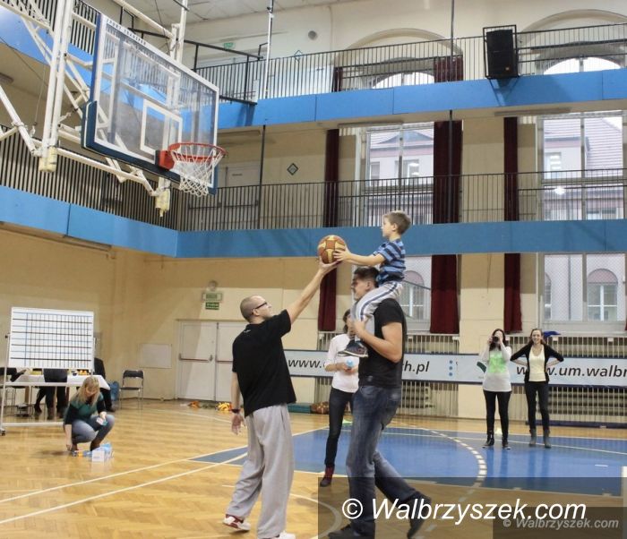 Wałbrzych: "Drzwi szeroko otwarte...". Sportowy Turniej Integracyjny 