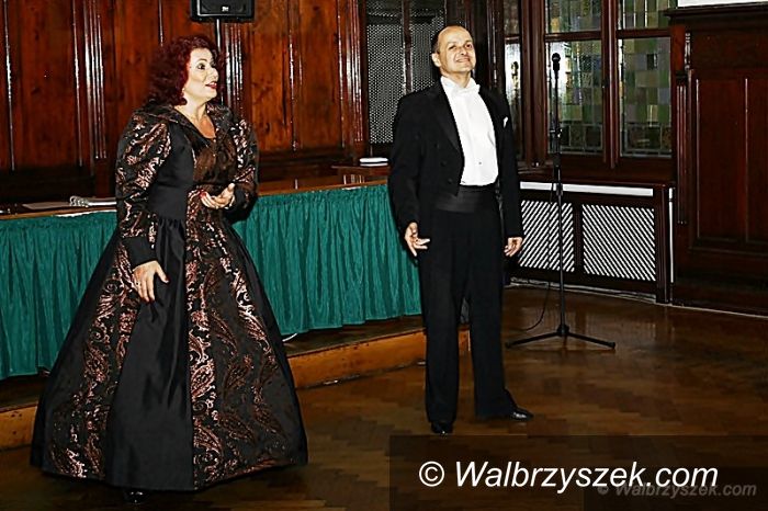 Wałbrzych: Koncert pieśni patriotycznych w Ratuszu