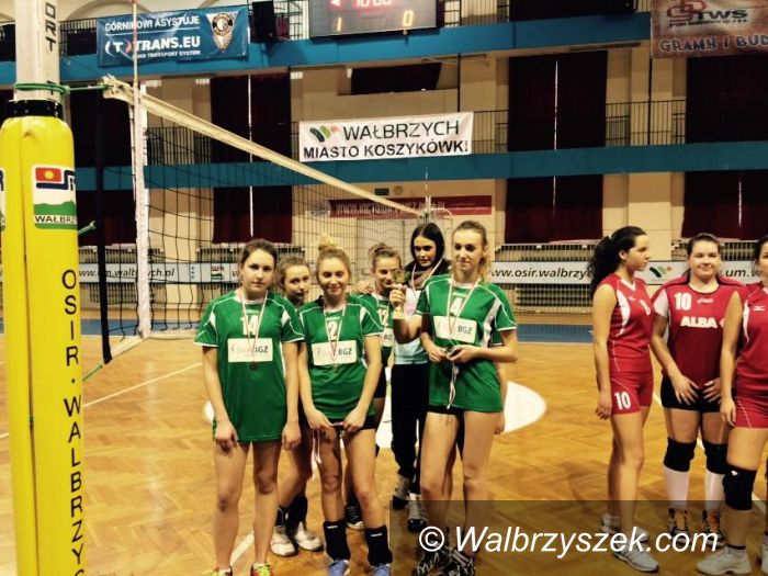 Wałbrzych: ZS nr 2 triumfuje w licealnej siatkówce