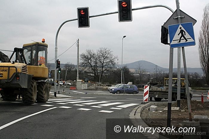 Wałbrzych: Prace przy wjeździe do Wałbrzycha na ukończeniu