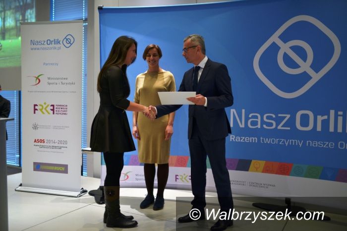REGION: Minister Sportu i Turystyki Andrzej Biernat nagrodził najlepszych animatorów orlików