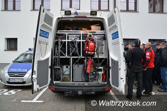 Wałbrzych: Zaprezentowali Mobilne Centrum Wspierania Poszukiwań