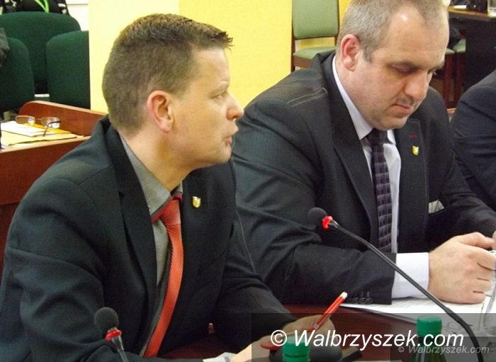 powiat wałbrzyski: Radni zmienili statut i zagłosowali „za” etatowym członkiem Zarządu