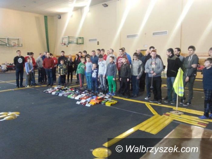 Walim: Eliminacje samochodów RC w Walimiu