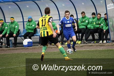 Kraj: II liga piłkarska: Strata znów wzrosła