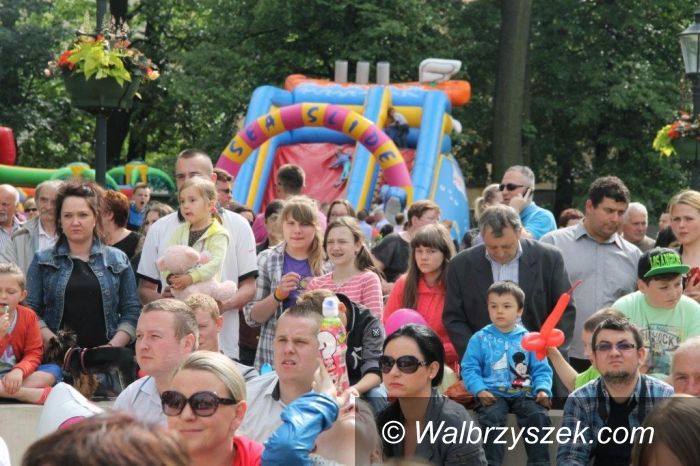 Świebodzice: Świebodzice: Smerfne harce w parku