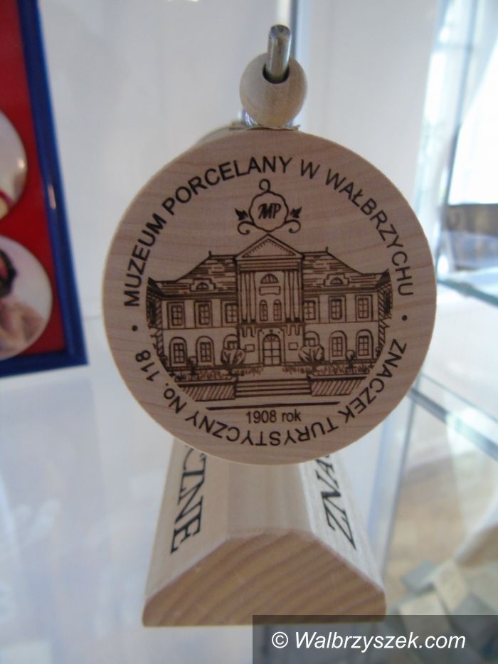 Wałbrzych: Znaczki turystyczne zawitały do Muzeum Porcelany!