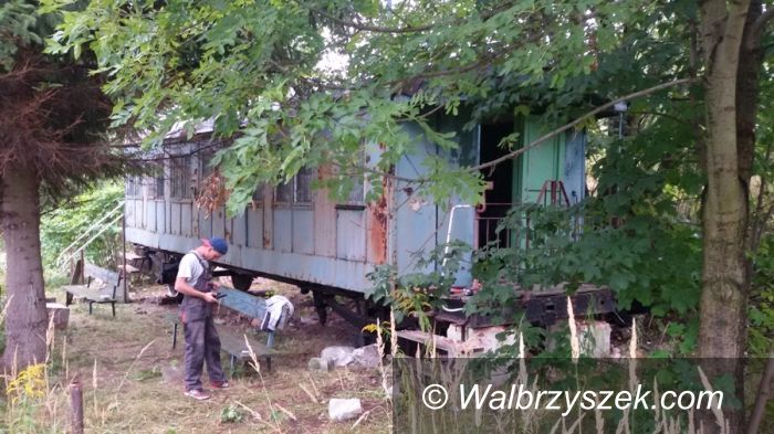 Wałbrzych: Zabytkowy wagon zostanie przetransportowany z Wałbrzycha do Jaworzyny Śląskiej