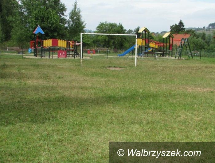 REGION, Kolce: Boisko sportowe w Kolcach będzie odnawiane