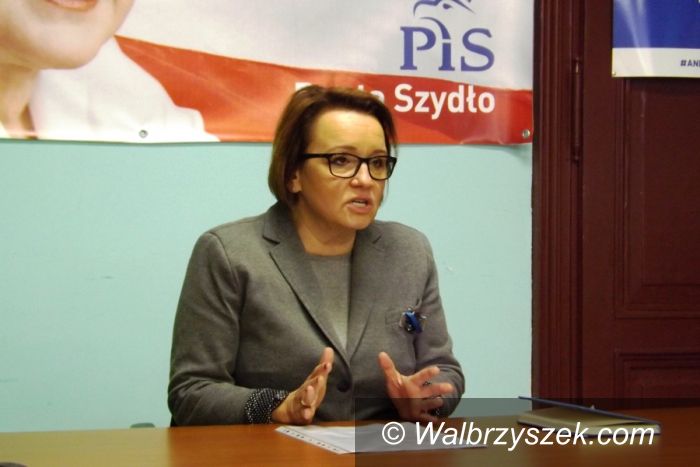 Wałbrzych: Anna Zalewska odnosi się do sprawy obwodnicy i uchodźców