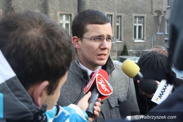 Wałbrzych: Mateusz Rambacher krytykuje dyrektora szkoły