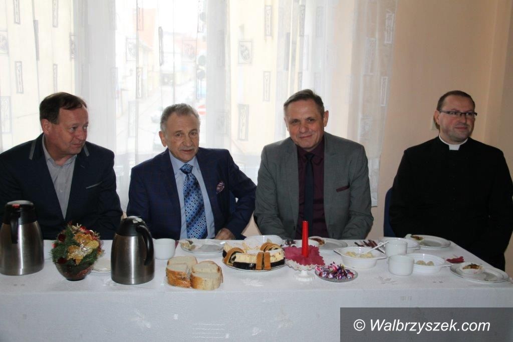 Świebodzice: Świebodzice: Rodzinnie i serdecznie u seniorów