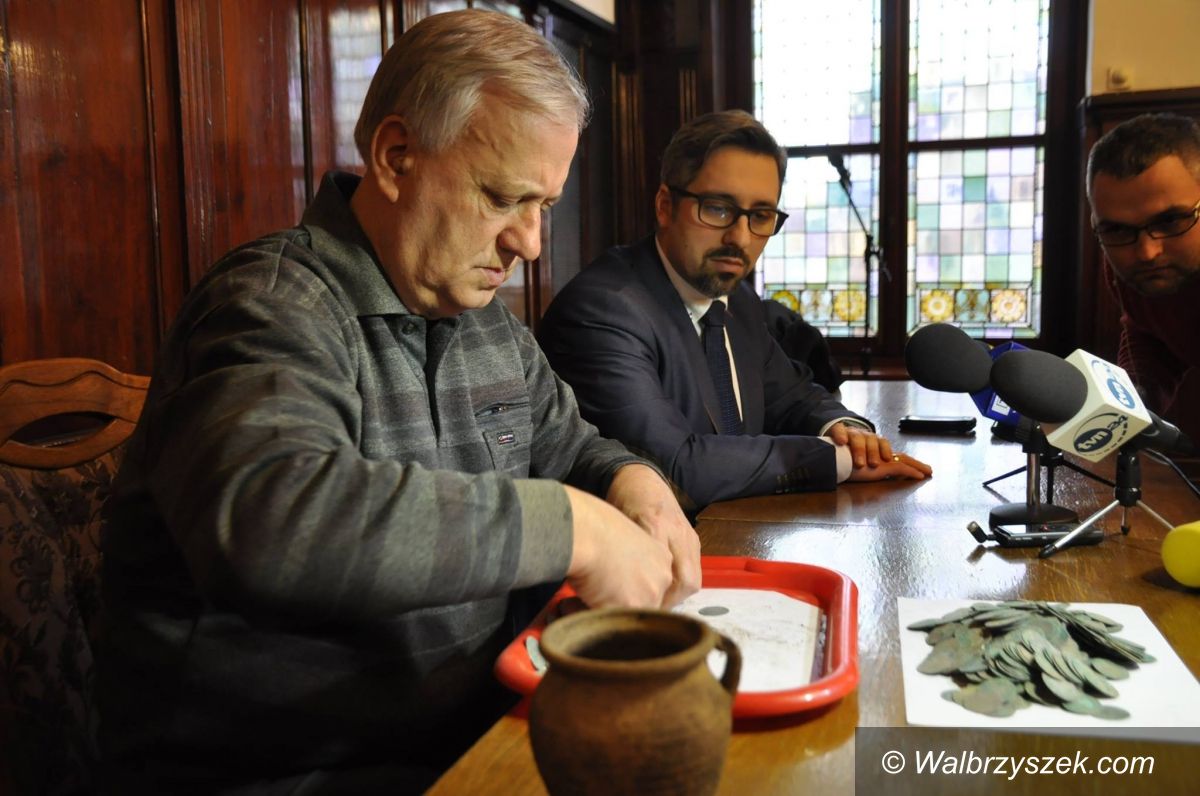 Wałbrzych: Znalazł średniowieczne monety