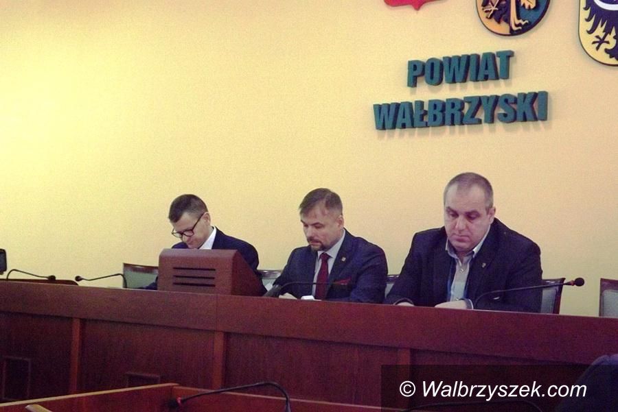powiat wałbrzyski: Starosta i wicestarosta krytykują opozycję