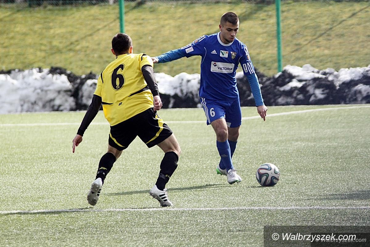 Dzierżoniów: III liga piłkarska: Wygrana na trudnym terenie