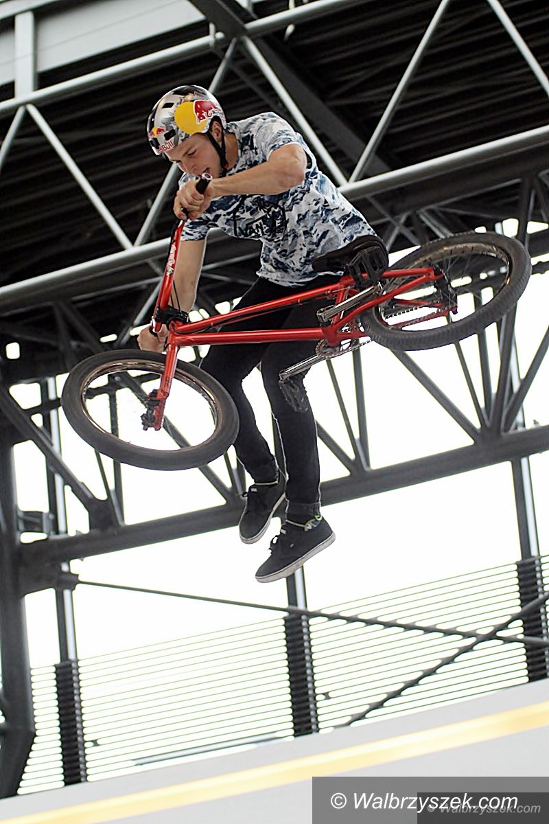Wałbrzych: Rowerowe show w Victorii