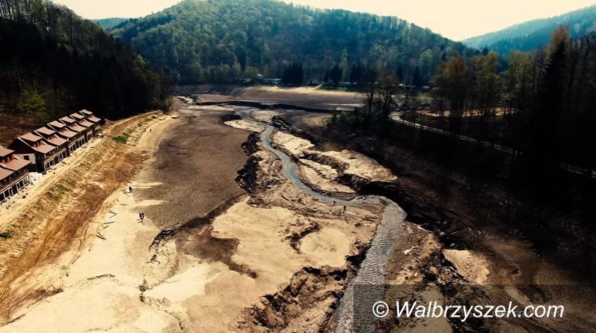 REGION, Zagórze Śląskie: Dron nad Jeziorem Bystrzyckim