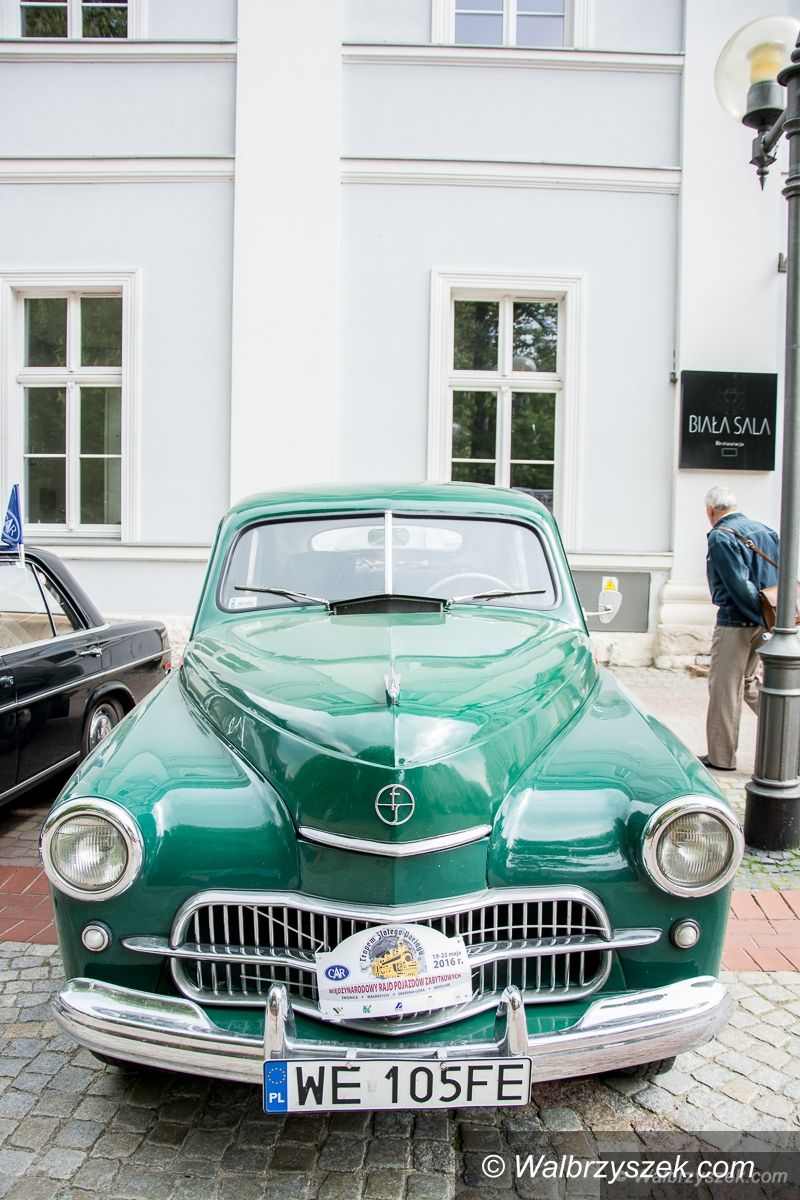 Szczawno-Zdrój: Szczawieńska prezentacja zabytkowych automobili