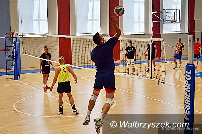 Wałbrzych: Szykują się do gry w Victorii
