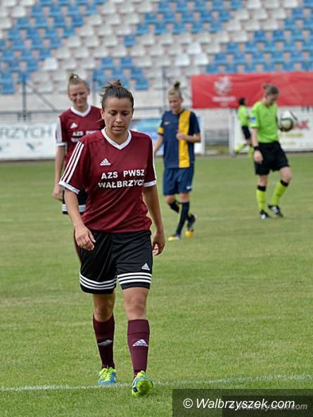 Wałbrzych: Ekstraliga piłkarska kobiet: Trudna przeprawa przed futbolistkami
