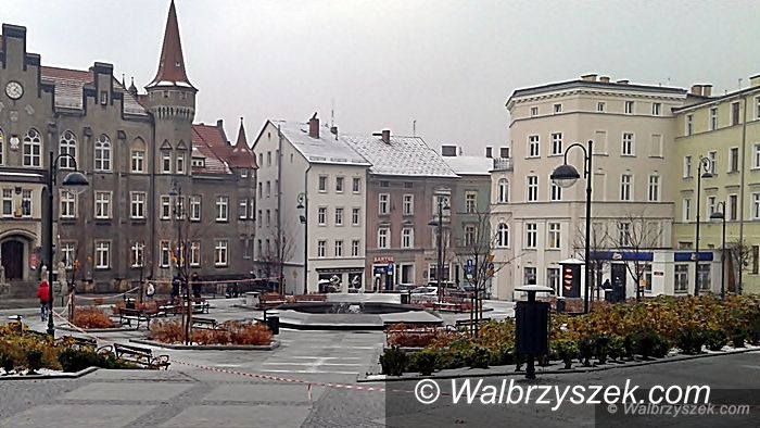 Wałbrzych: Tajemnicza paczka powodem ewakuacji pracowników wałbrzyskiej Prokuratury [aktualizacja 16.50]
