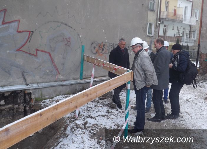 Wałbrzych: 9 mieszkań powstaje przy zbiegu ulic Paderewskiego i Pietrusińskiego
